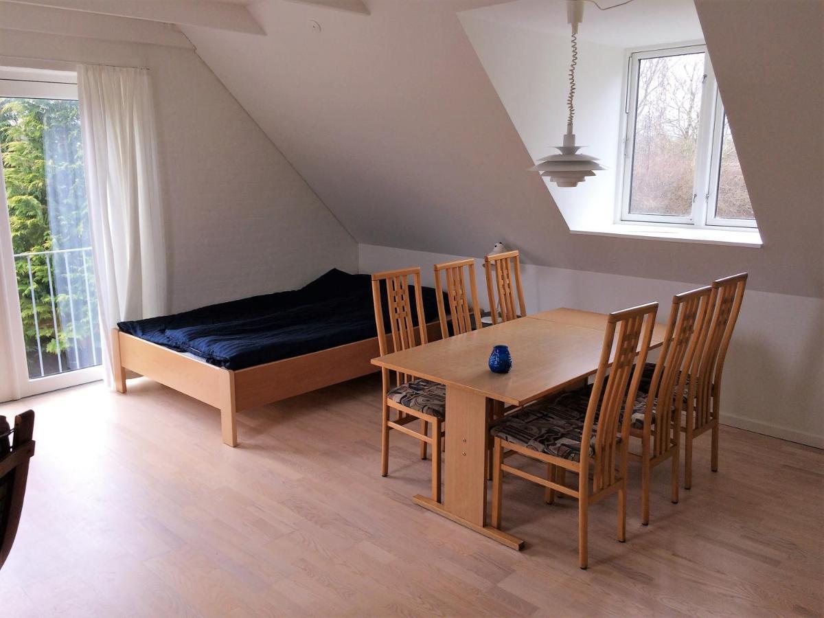 Stenbrogard Harlev  Bagian luar foto
